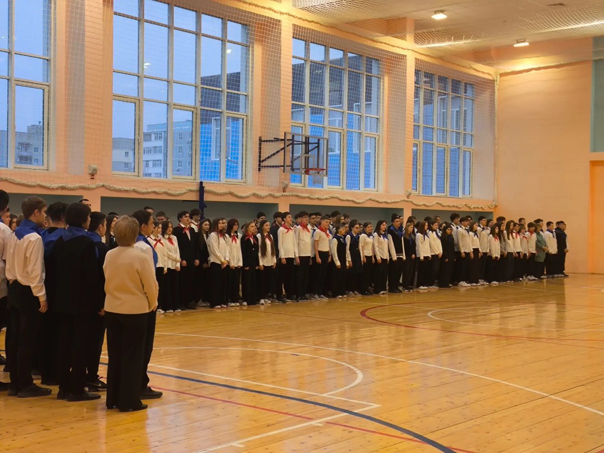 Понедельник 22 декабря в гимназии начинается с традиционной торжественной линейки